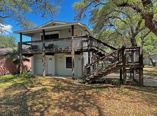 207 Timber Lane Loop, Rockport, TX 78382