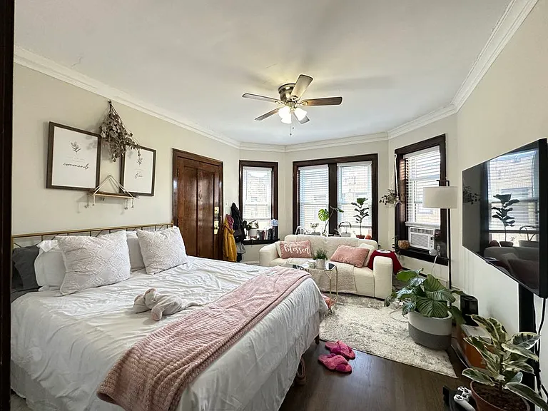 3819.5 N Greenview Ave #W4 — Photo 10