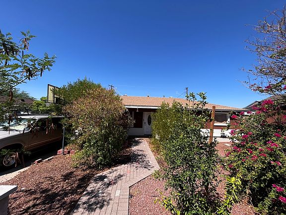 3rd image of 534 N Ironwood