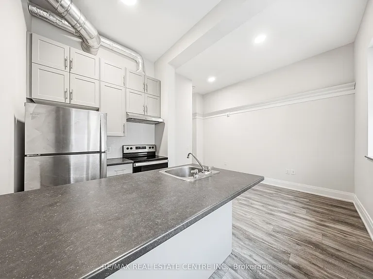 11 Queen St #202 — Photo 11