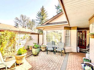 901 Kentwood Ln #22, Saanich, BC