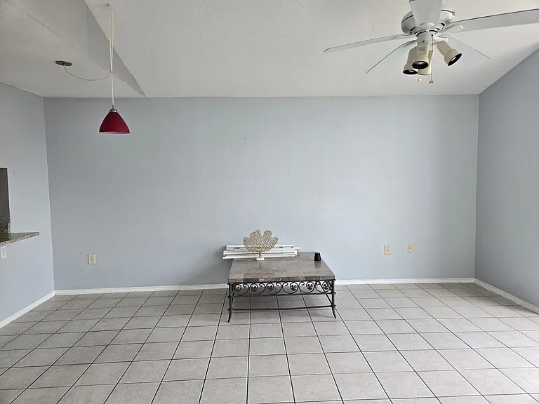 2319 Prime Cir #B — Photo 3