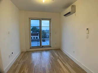 Rented by Tapiro Realty