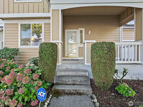 2nd image of 6549 Steamer Drive SE
