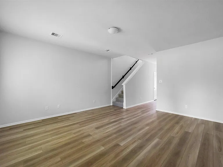 1120 Novelle Bend Dr — Photo 6