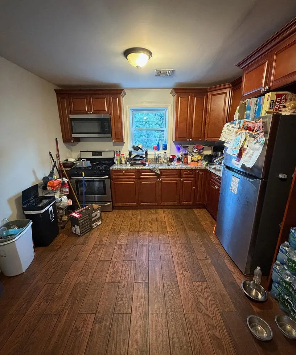2 bed, 2300 sqft, $2,300 — Photo 3