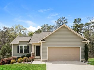 204 Cherryhill Dr, Four Oaks, NC 27524