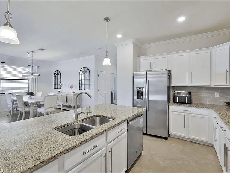 9207 Shadow Oak Ln — Photo 9