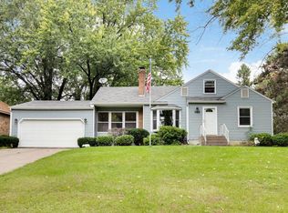 6164 Upper 48th St N, Oakdale, MN 55128
