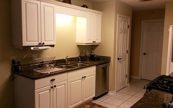 3rd image of 6895 Community Dr