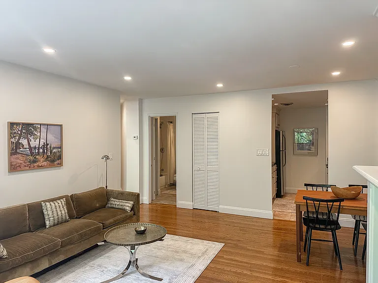79 Gainsborough St #204 — Photo 6