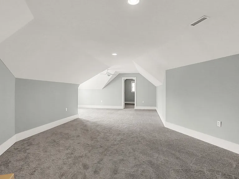 16893 Oak Manor Dr — Photo 24