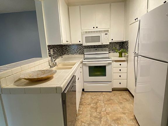 4th image of 355 S Los Robles Ave Unit 144