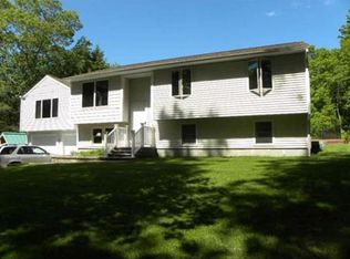 28 Lincoln Point Rd, Charlton, MA 01507