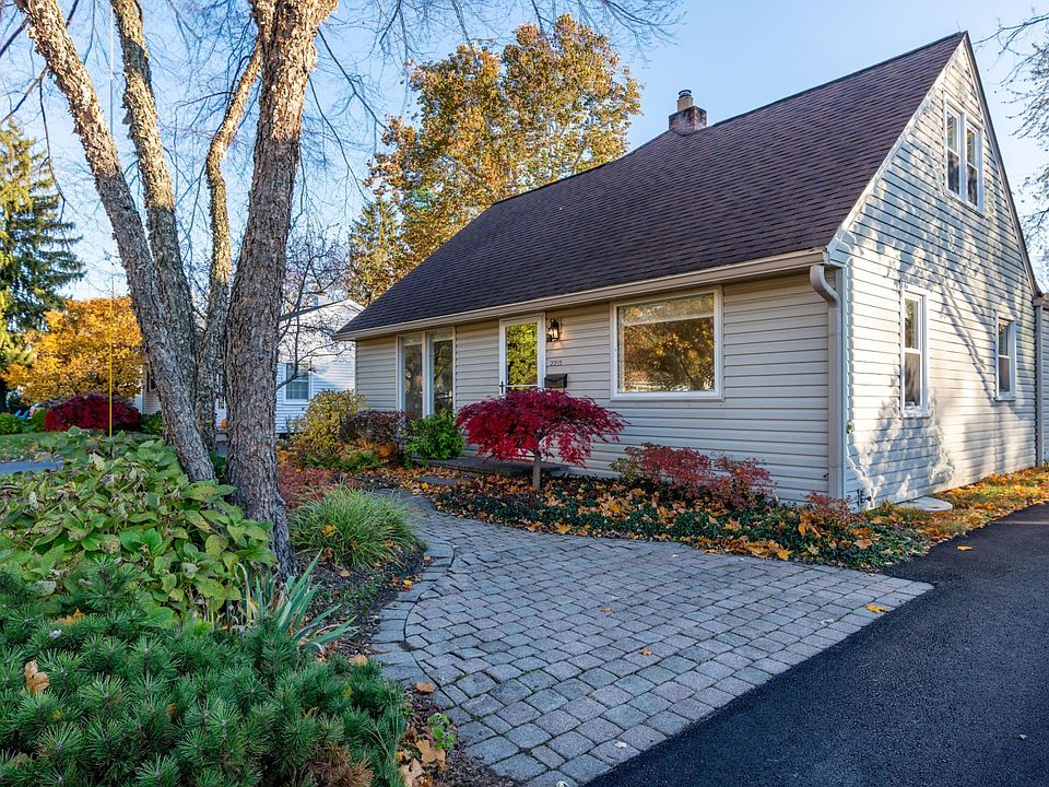 2215_UAProperty_Outside-