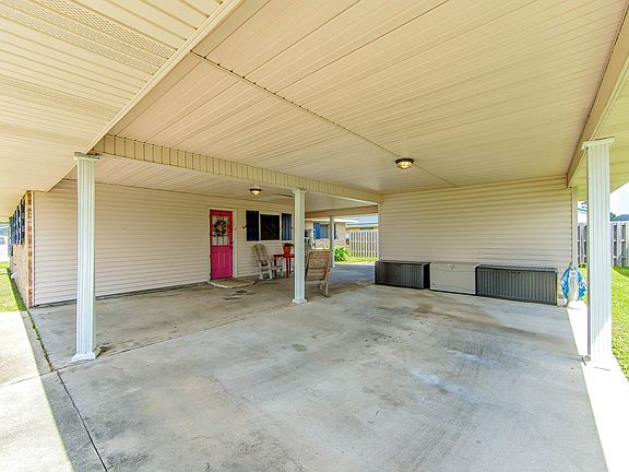 3rd image of 1149 W Camellia Dr