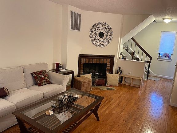 2nd image of 428 Thoreau St