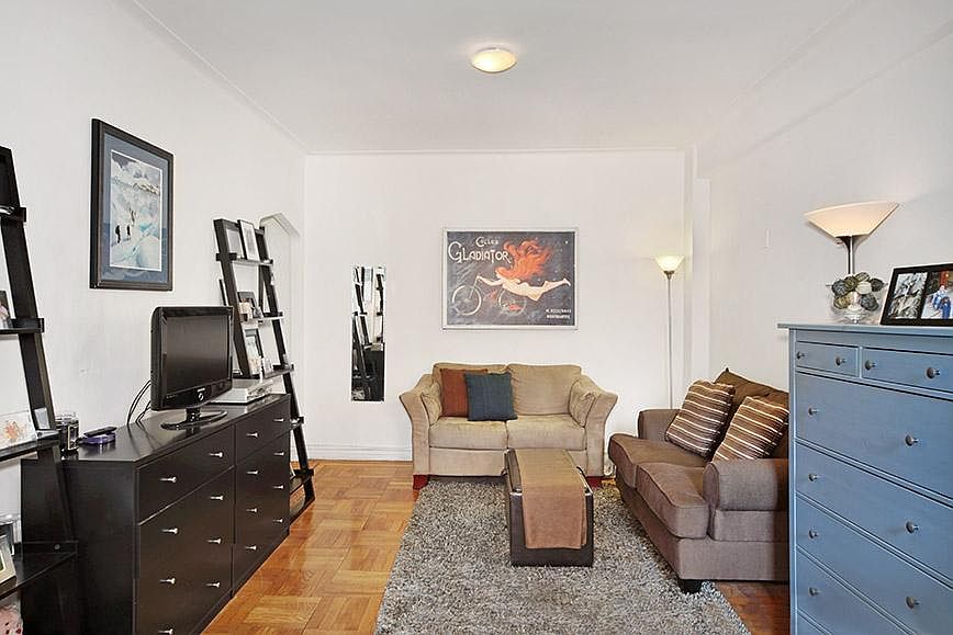 1st image of 127-131 W 89th St #38