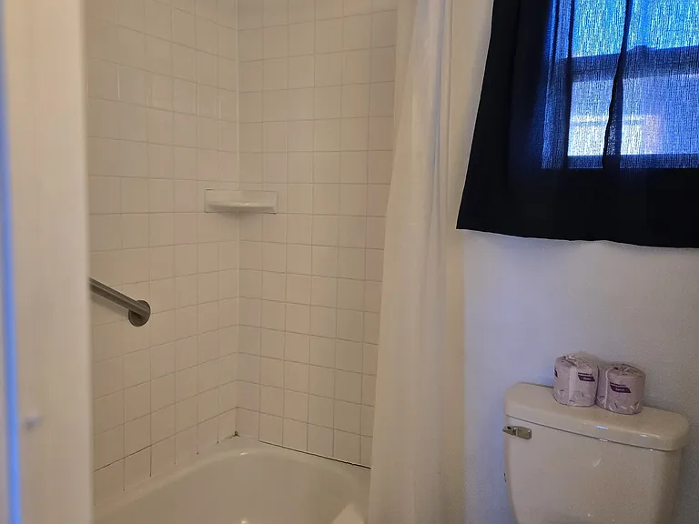627 W Victory Way — Photo 5