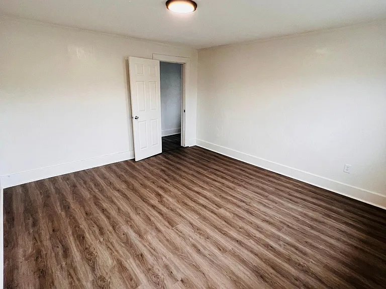 1127 Vernon Dr — Photo 15