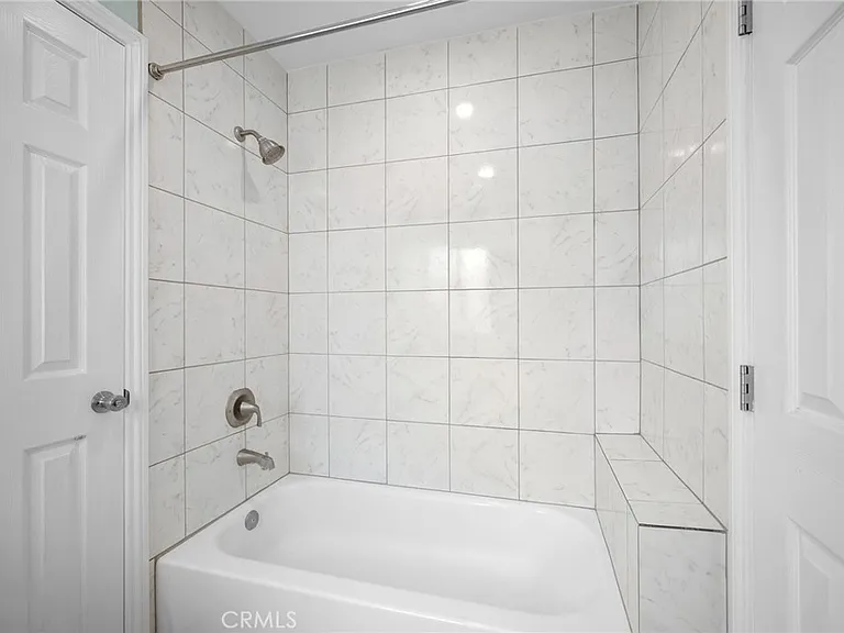 528 Ivy St — Photo 17