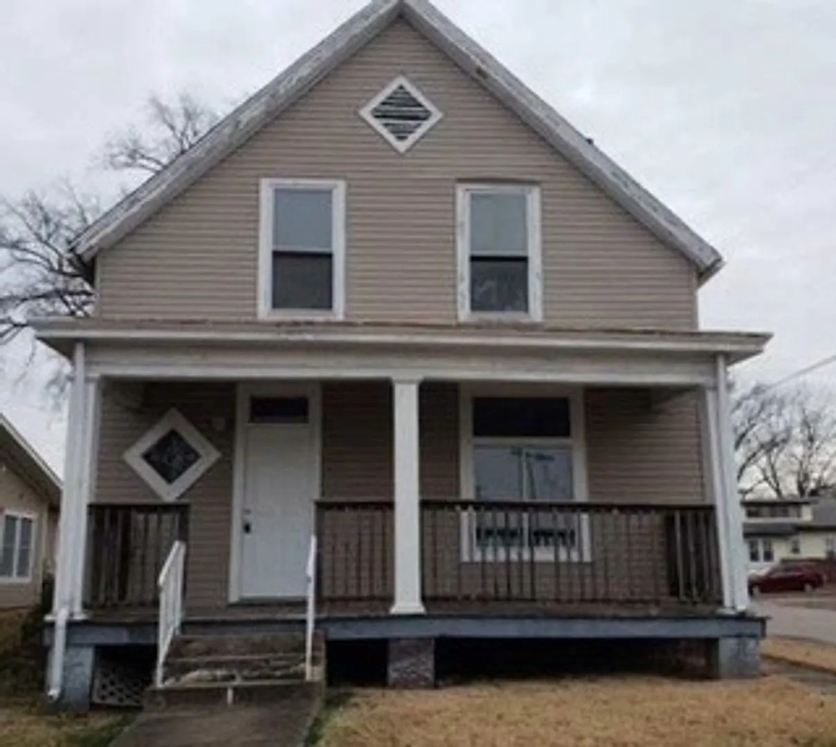 1226 S Grand Ave photo 1