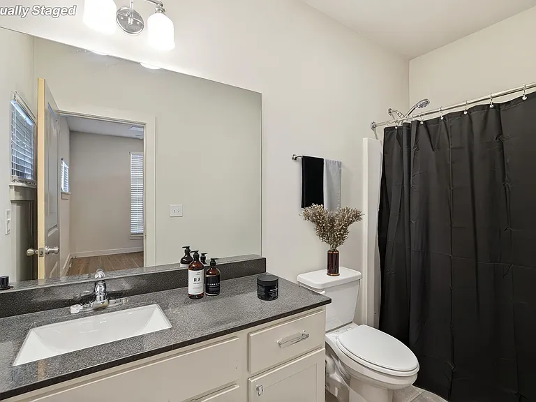 1824 Greentree Ln — Photo 10