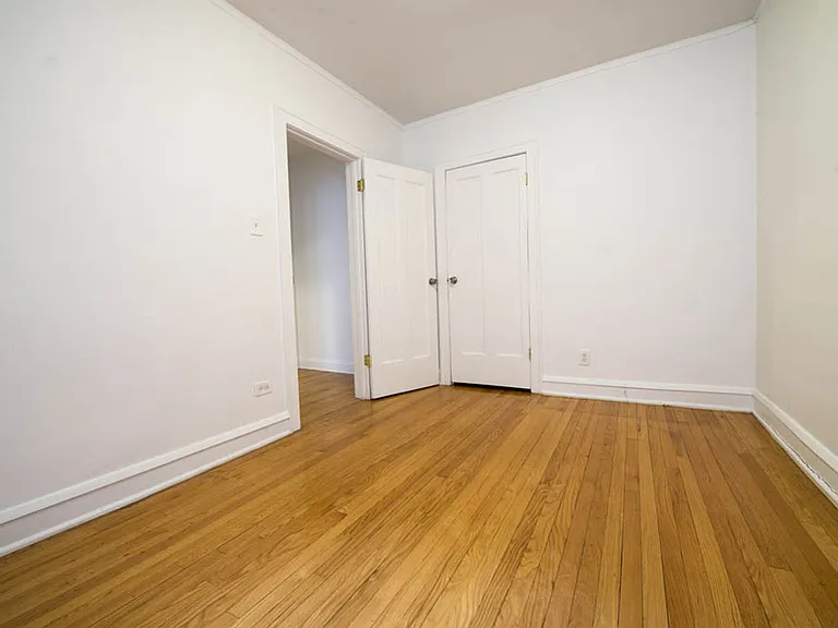 11111 S Vernon — Photo 4