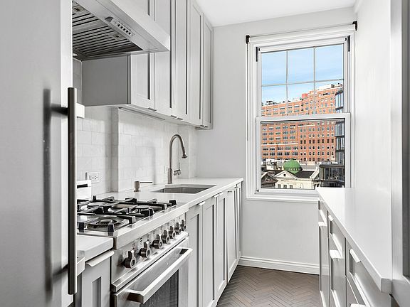 3rd image of 2 Horatio St APT 9J