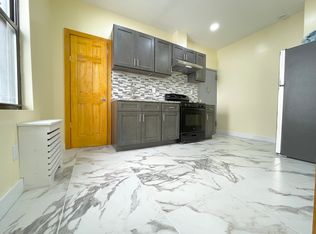 934 40th St APT 1F, Brooklyn, NY 11219