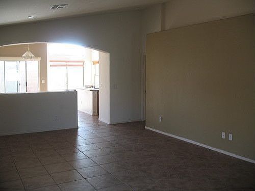 4th image of 16014 W Watkins St