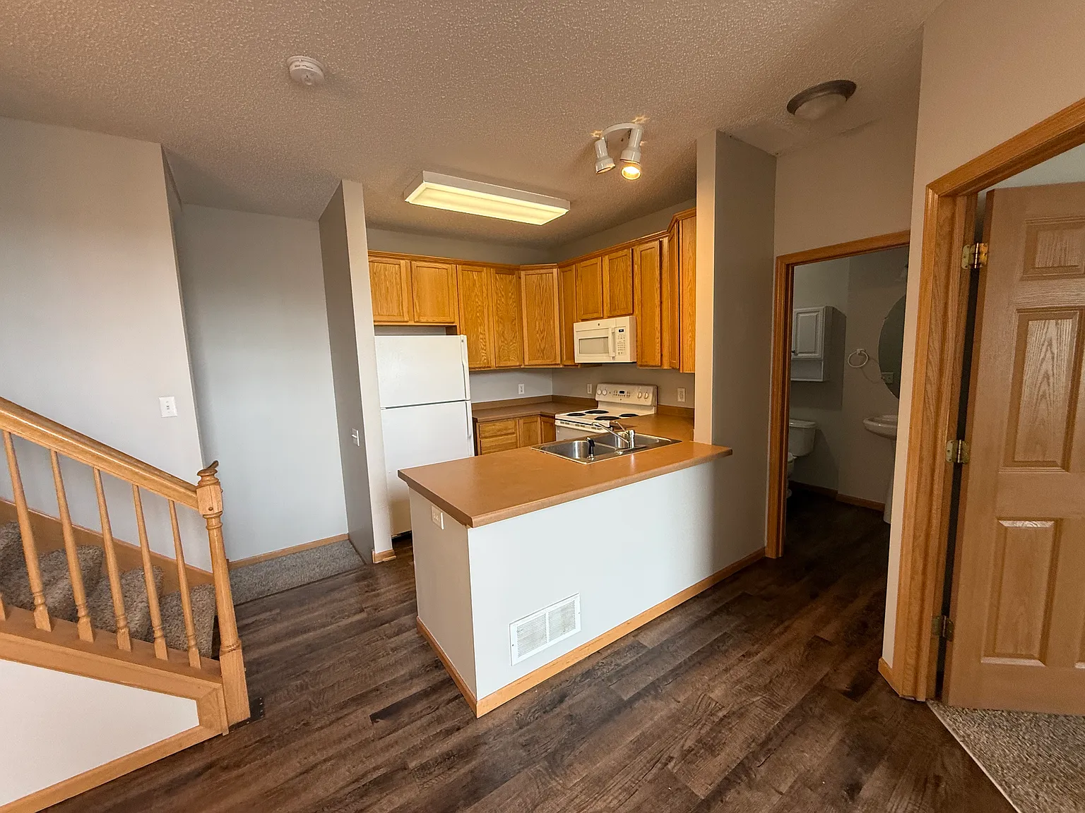 2 bed, 1550 sqft, $2,000 — Photo 3