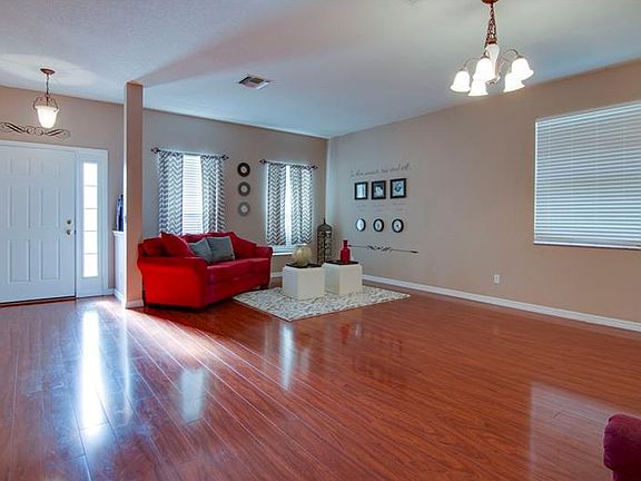 4th image of 708 Bellshire Way
