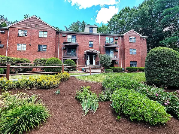 73 Liberty Square Rd APT 30A, Boxboro, MA 01719