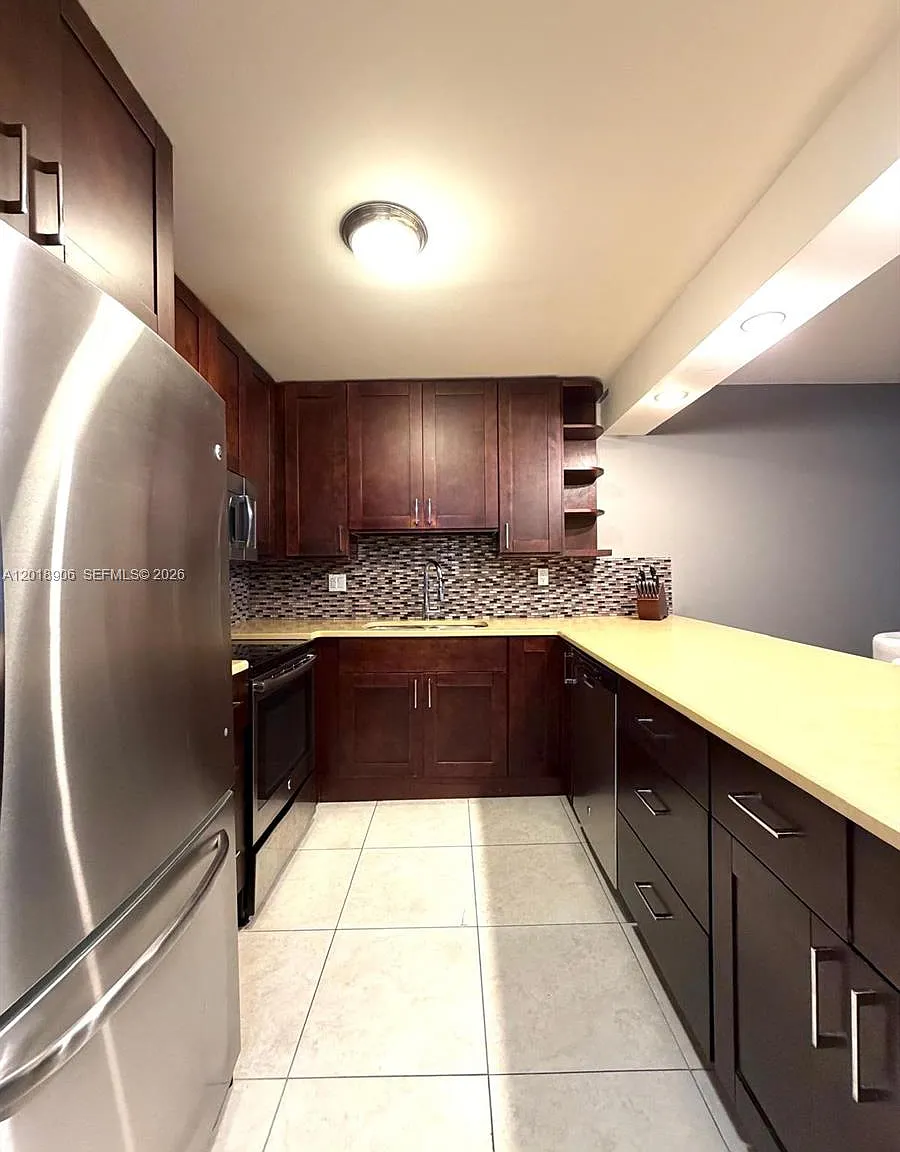 Olympus Condo Phase — Photo 3