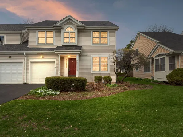 2104 Foxfield Rd, Saint Charles, IL 60174