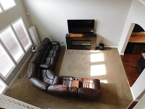 5th image of 301 Ravensdale Pl