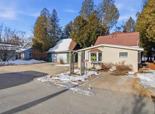 1324 West Green Lake DRIVE, West Bend, WI