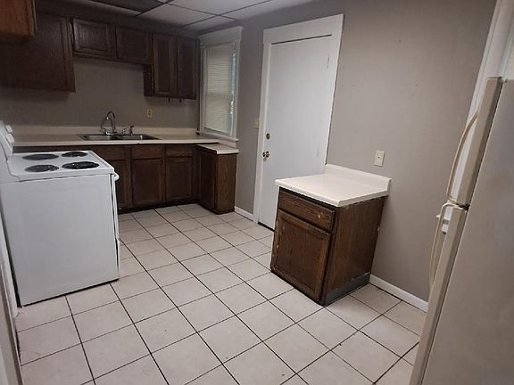 5th image of 84 College St #2