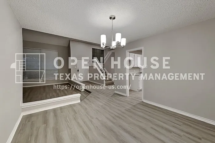 305 Hillside Ct — Photo 8