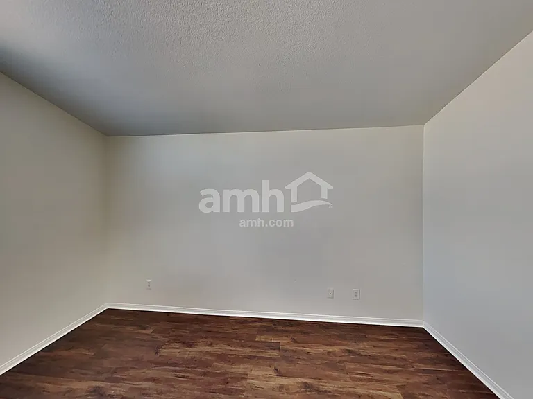 8100 Kentshire Dr — Photo 12