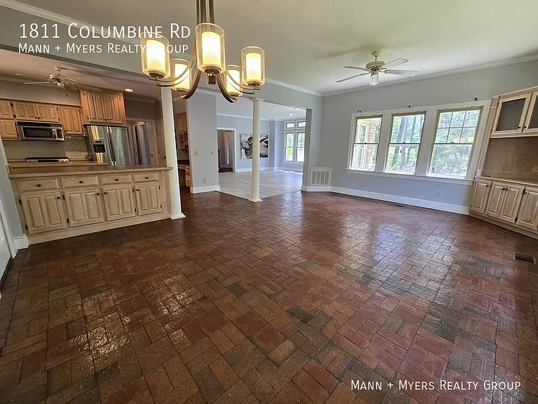 1811 Columbine Rd — Photo 9