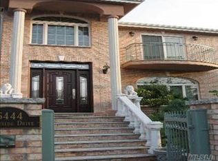 15444 Riverside Dr, Beechhurst, NY 11357