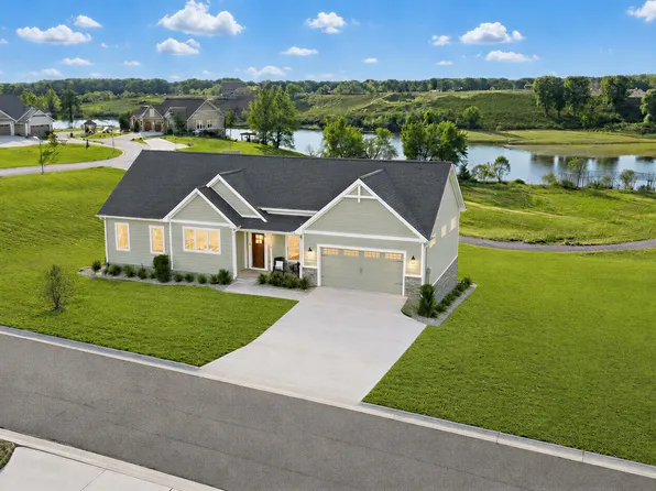426 Moon Bay Dr, Kuttawa, KY 42055