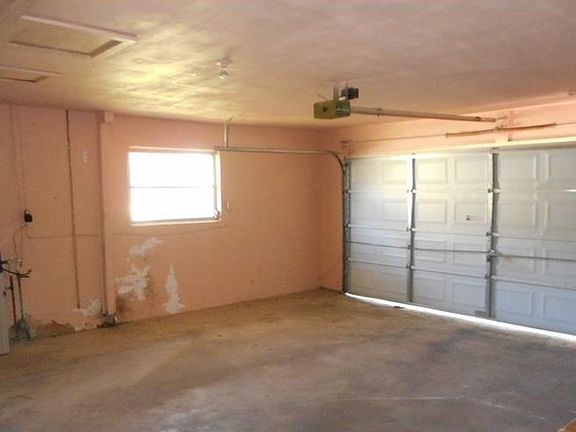 2nd image of 1037 McFarland St