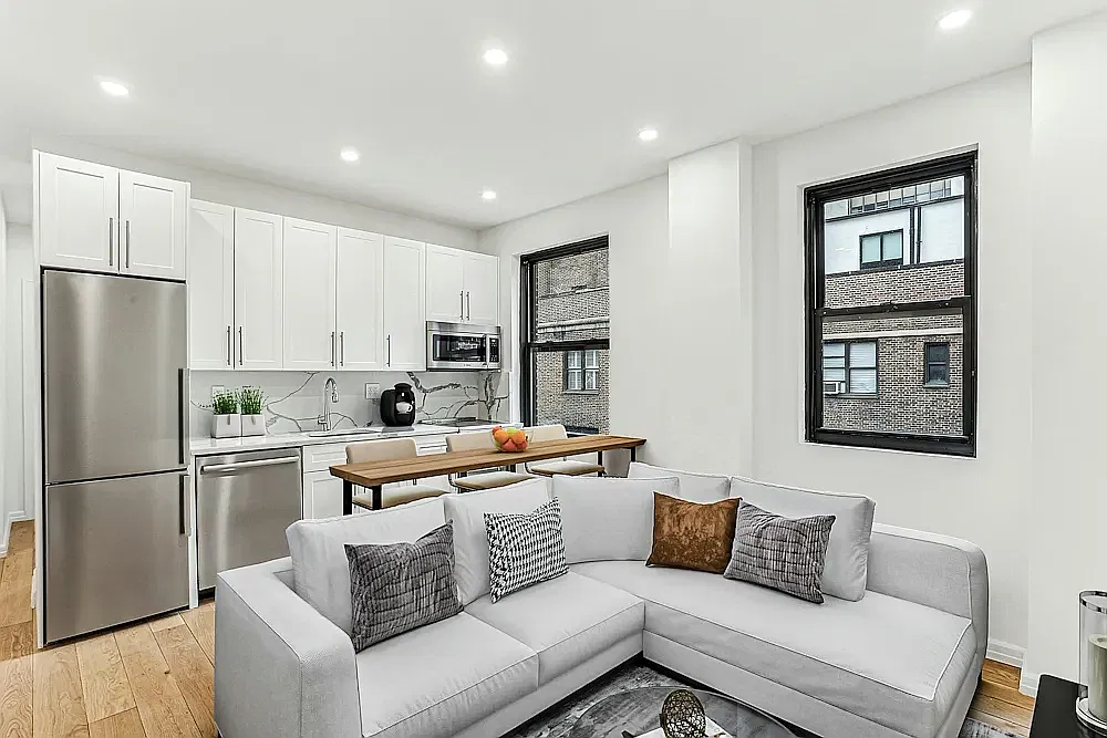 160 East 48th Street — Photo 1