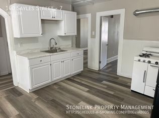 140 Sayles St #7, Woonsocket, RI 02895