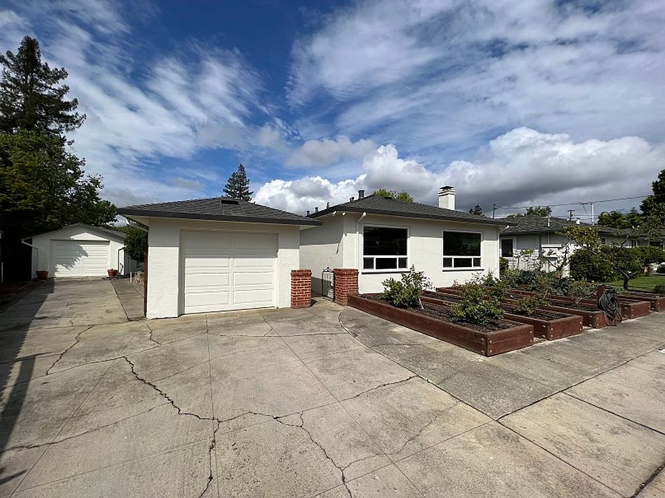 1st image of 1 Rose Ln