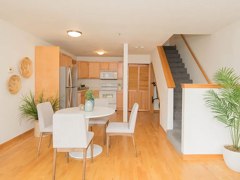 930 NW Naito Pkwy #K14 — Photo 8