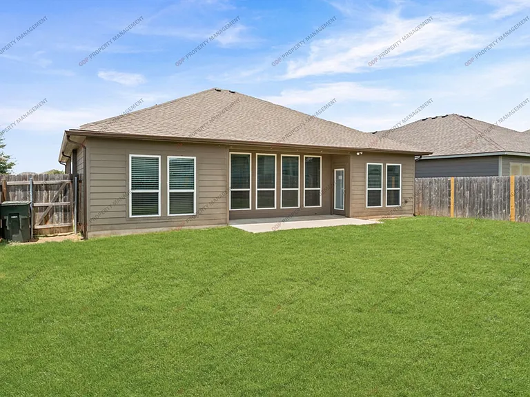 727 Cross Dr — Photo 25